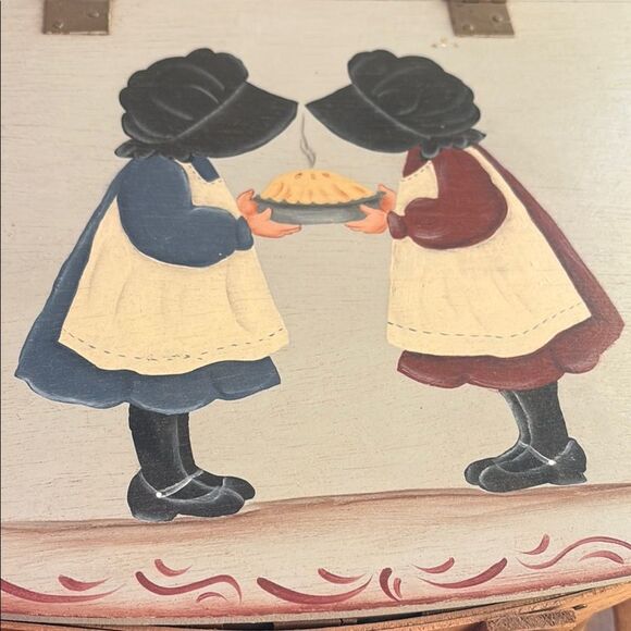 Hand-Painted Woven Basket with Folk Art Design - Picture 2 of 11